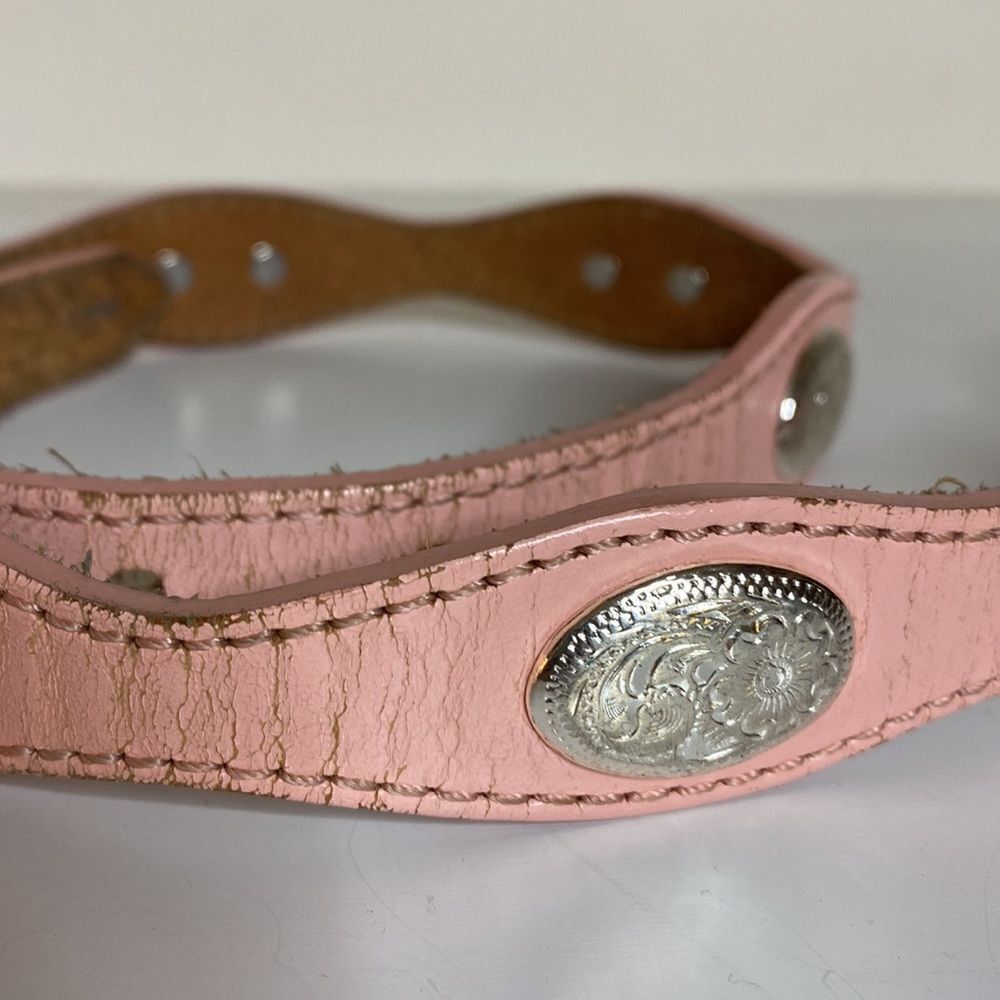 SILVER CREEK Girl’s Pink Leather Cowgirl Belt with Conchos - Picture 5 of 10